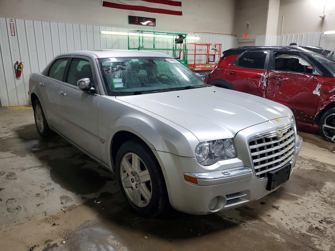 2005 CHRYSLER 300C photo 7
