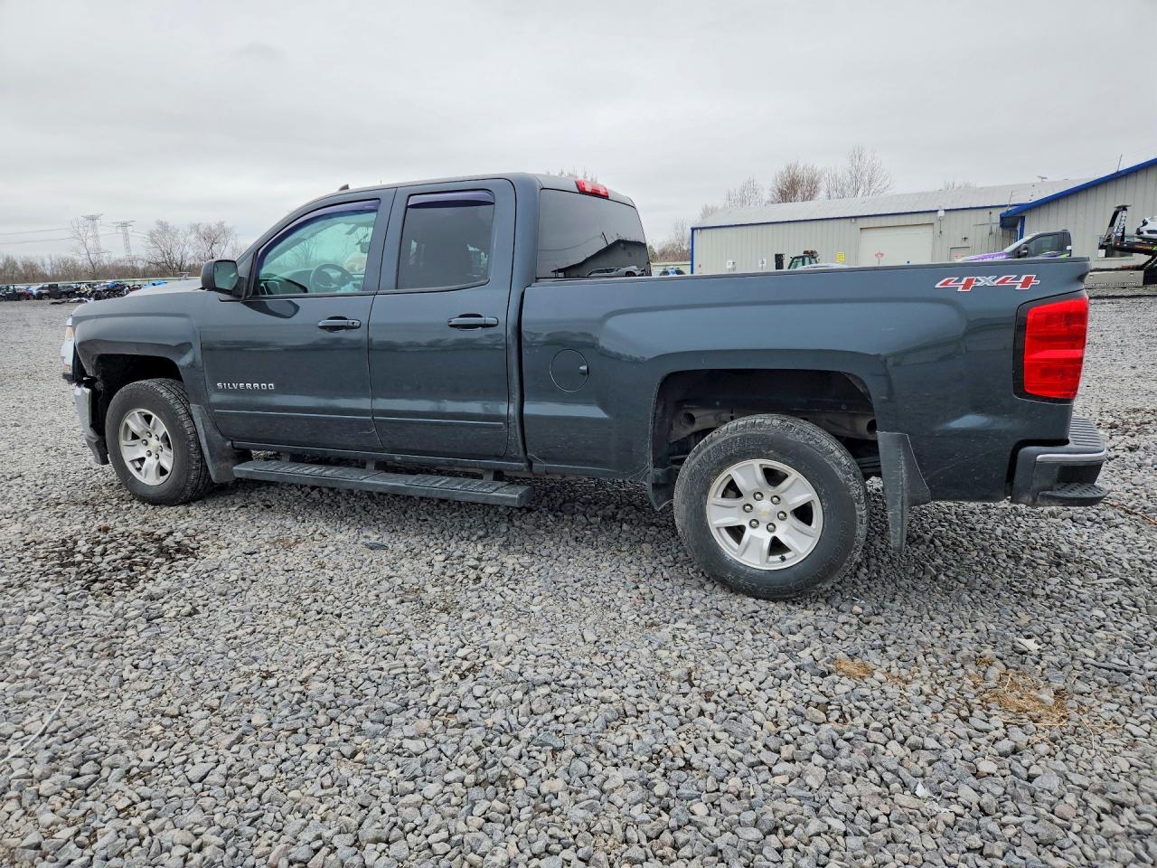 2017 CHEVROLET SILVERADO K1500 LT photo 3