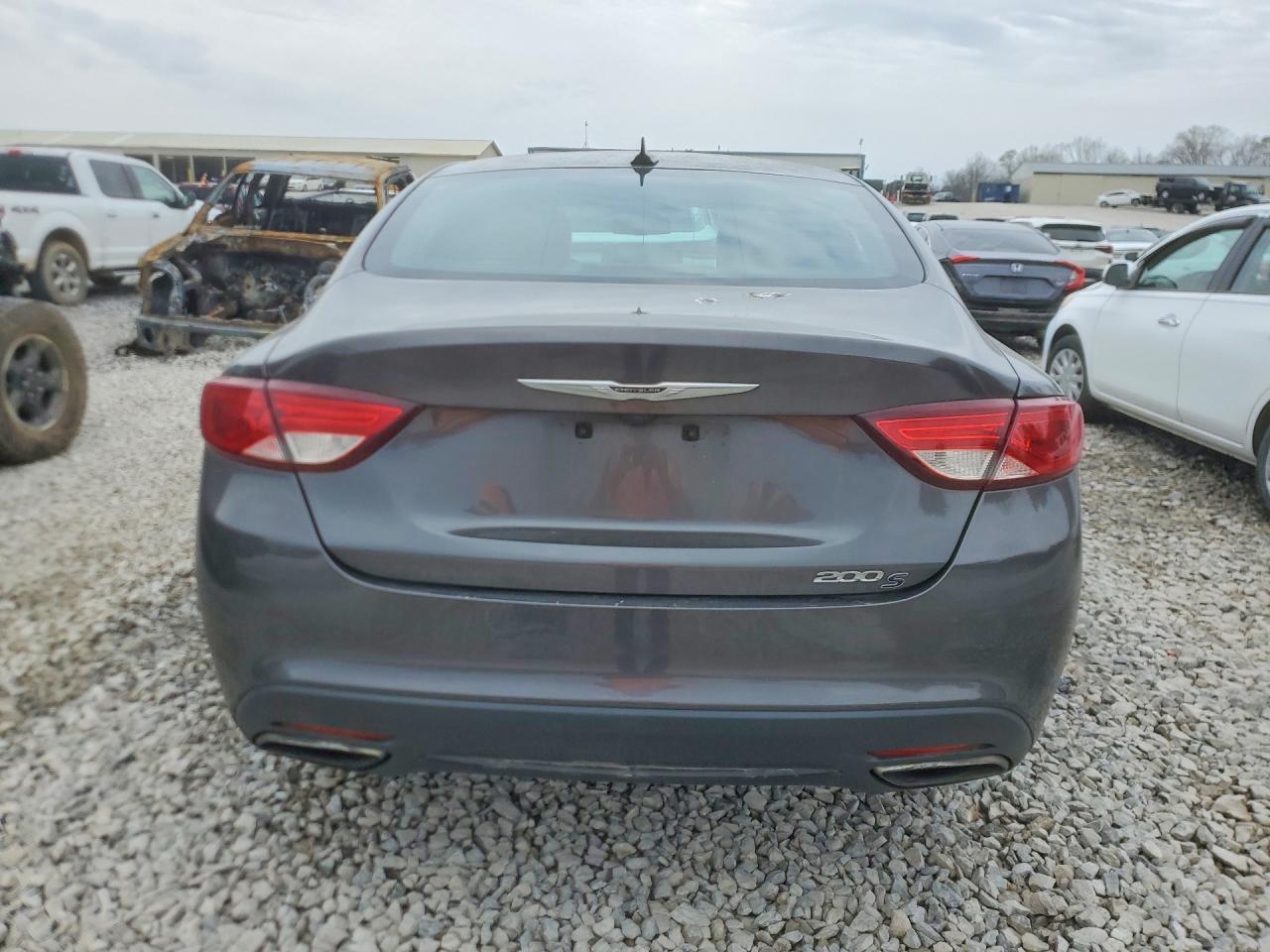 2015 CHRYSLER 200 S photo 10
