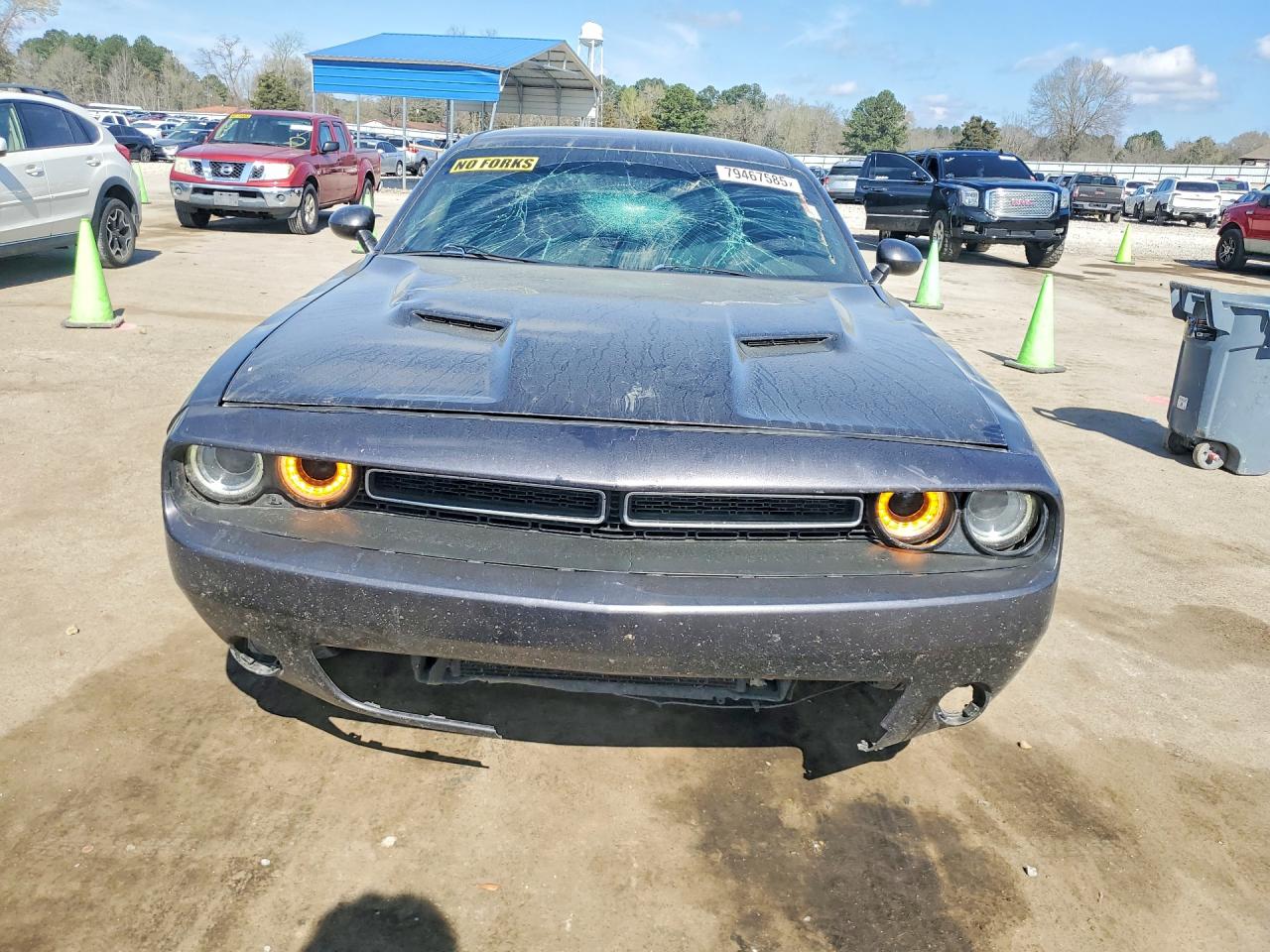 2016 DODGE CHALLENGER SXT photo 9