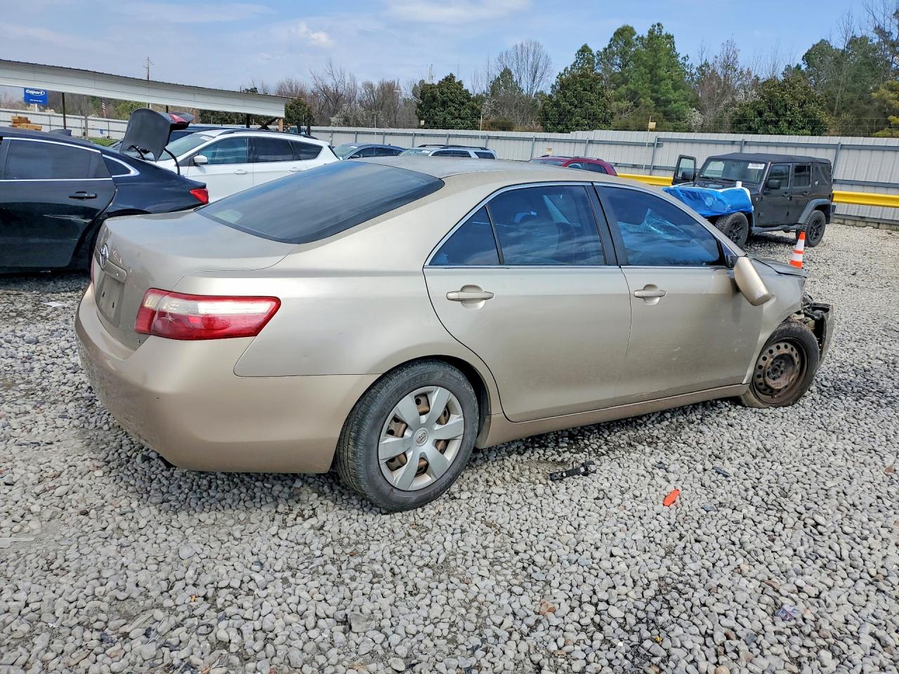 2009 TOYOTA CAMRY LE photo 3