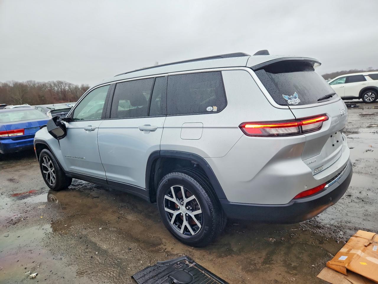 2024 JEEP GRAND CHEROKEE L LIMITED photo 4