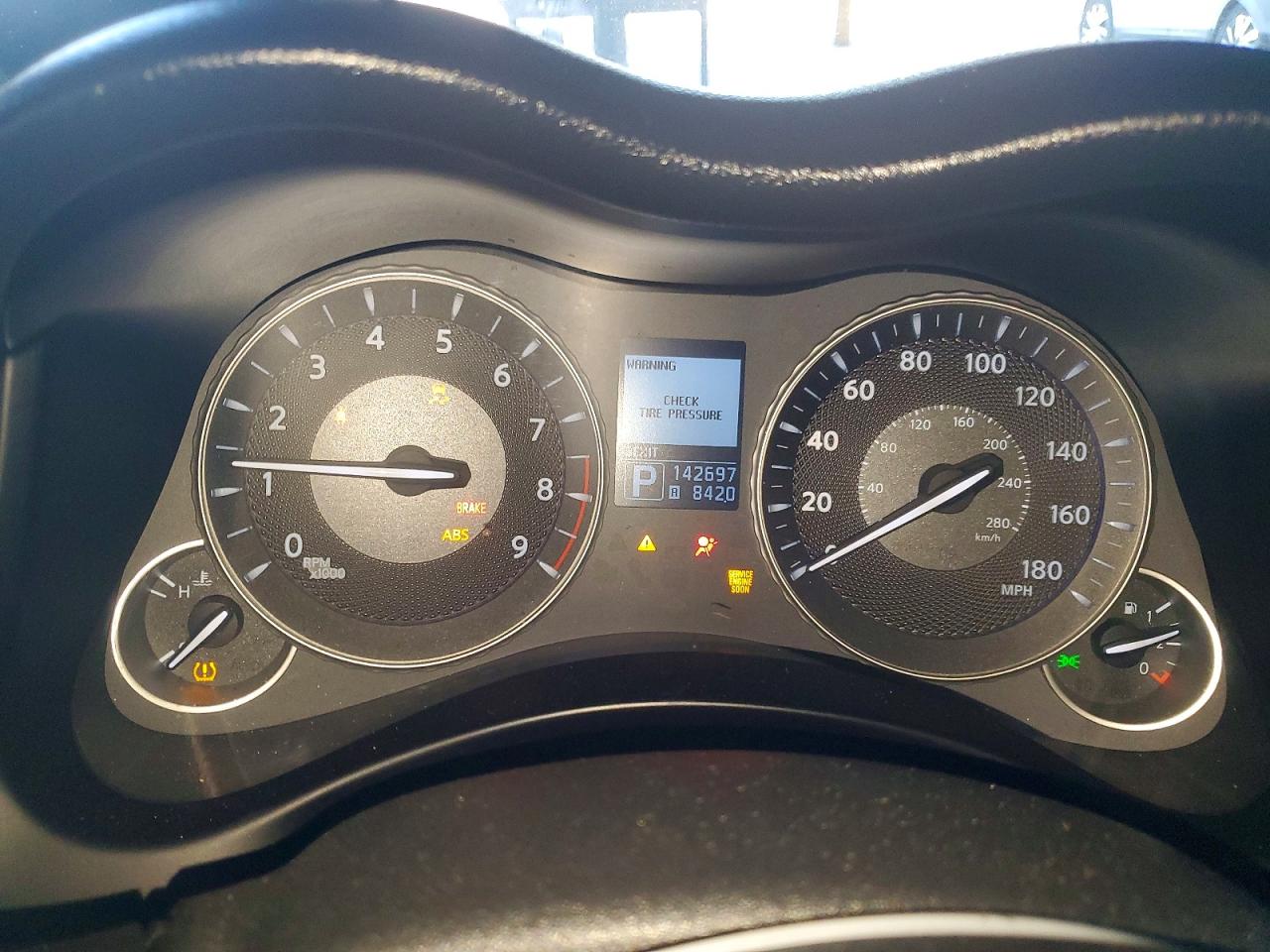2012 INFINITI M37 BASE photo 17