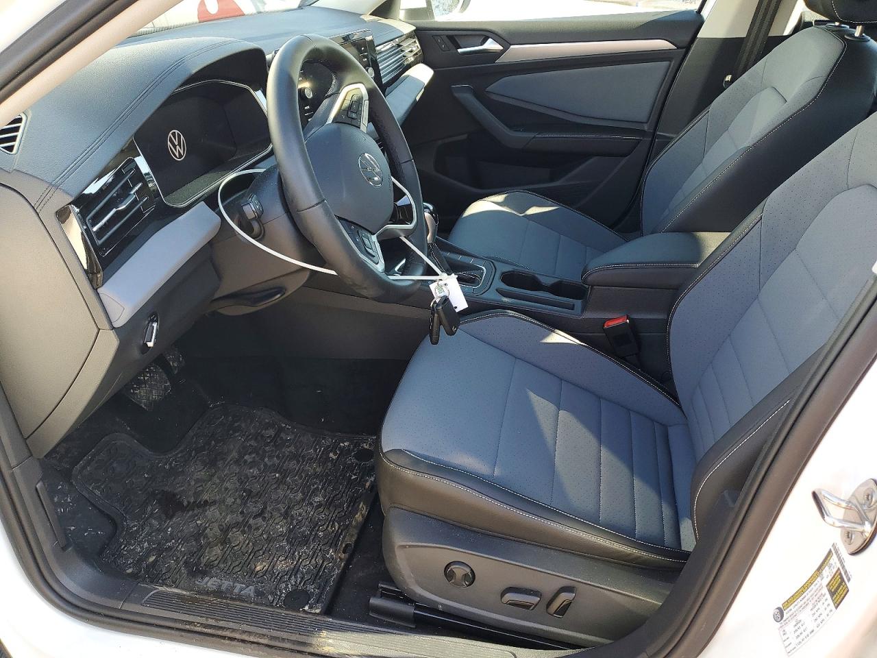 2025 VOLKSWAGEN JETTA SE photo 19
