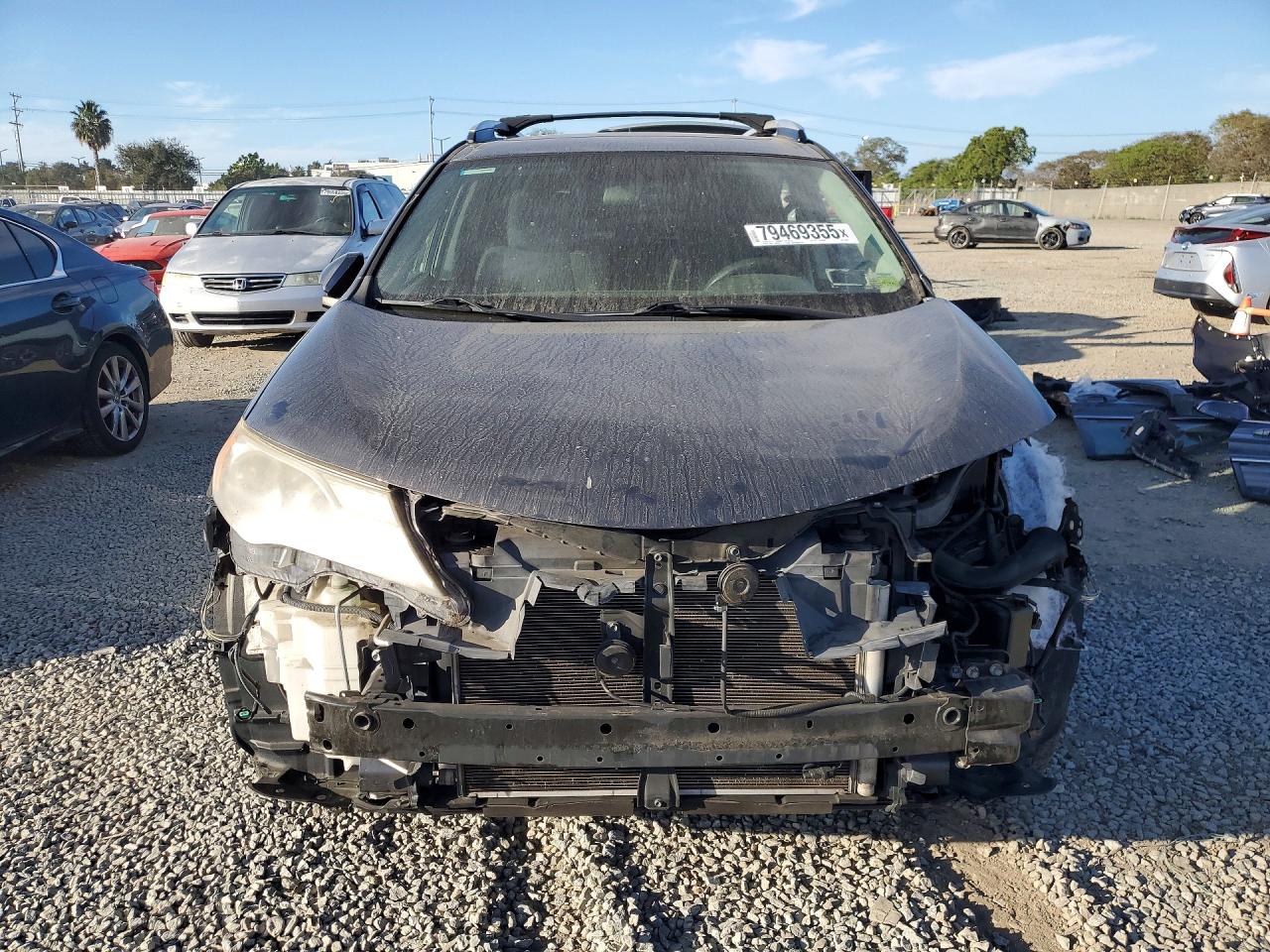 2015 TOYOTA RAV4 XLE photo 13