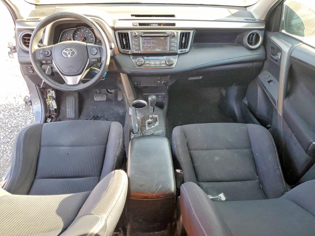 2015 TOYOTA RAV4 XLE photo 22