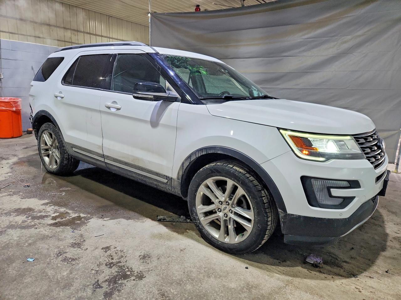2017 FORD EXPLORER XLT photo 7