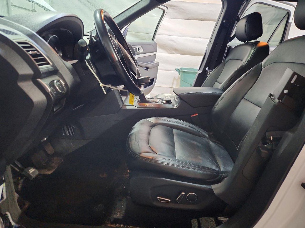 2017 FORD EXPLORER XLT photo 13