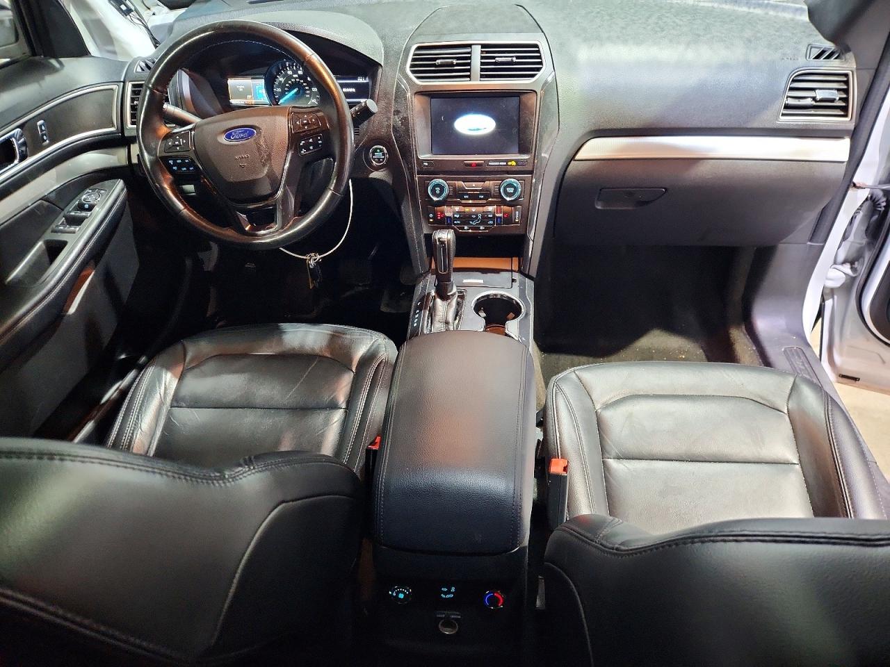 2017 FORD EXPLORER XLT photo 15