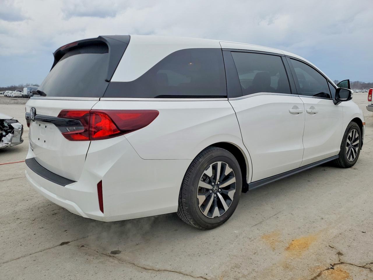 2025 HONDA ODYSSEY photo 3