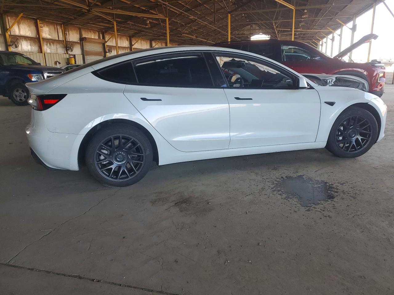 2024 TESLA MODEL 3 photo 5