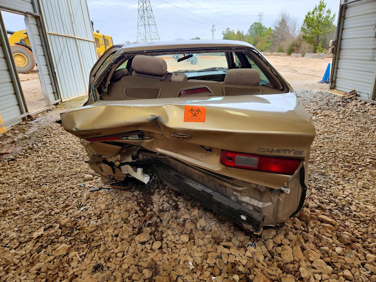 1997 TOYOTA CAMRY LE photo 16