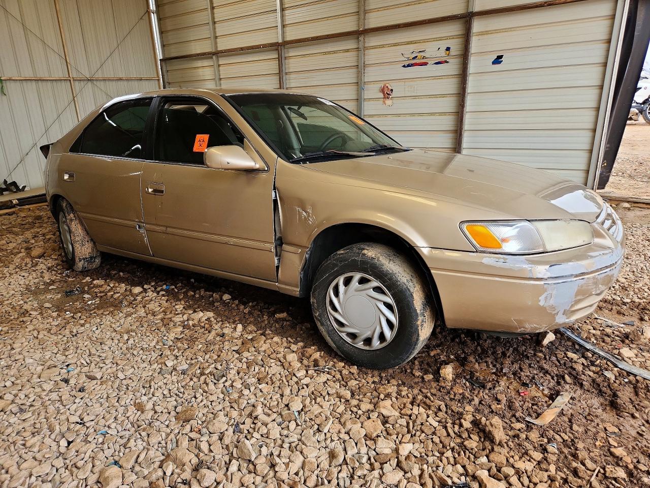 1997 TOYOTA CAMRY LE photo 10