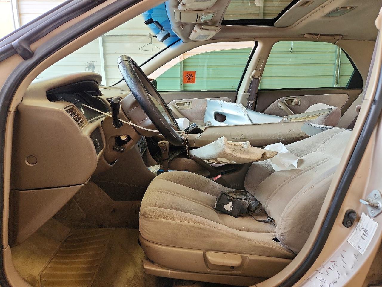 1997 TOYOTA CAMRY LE photo 19