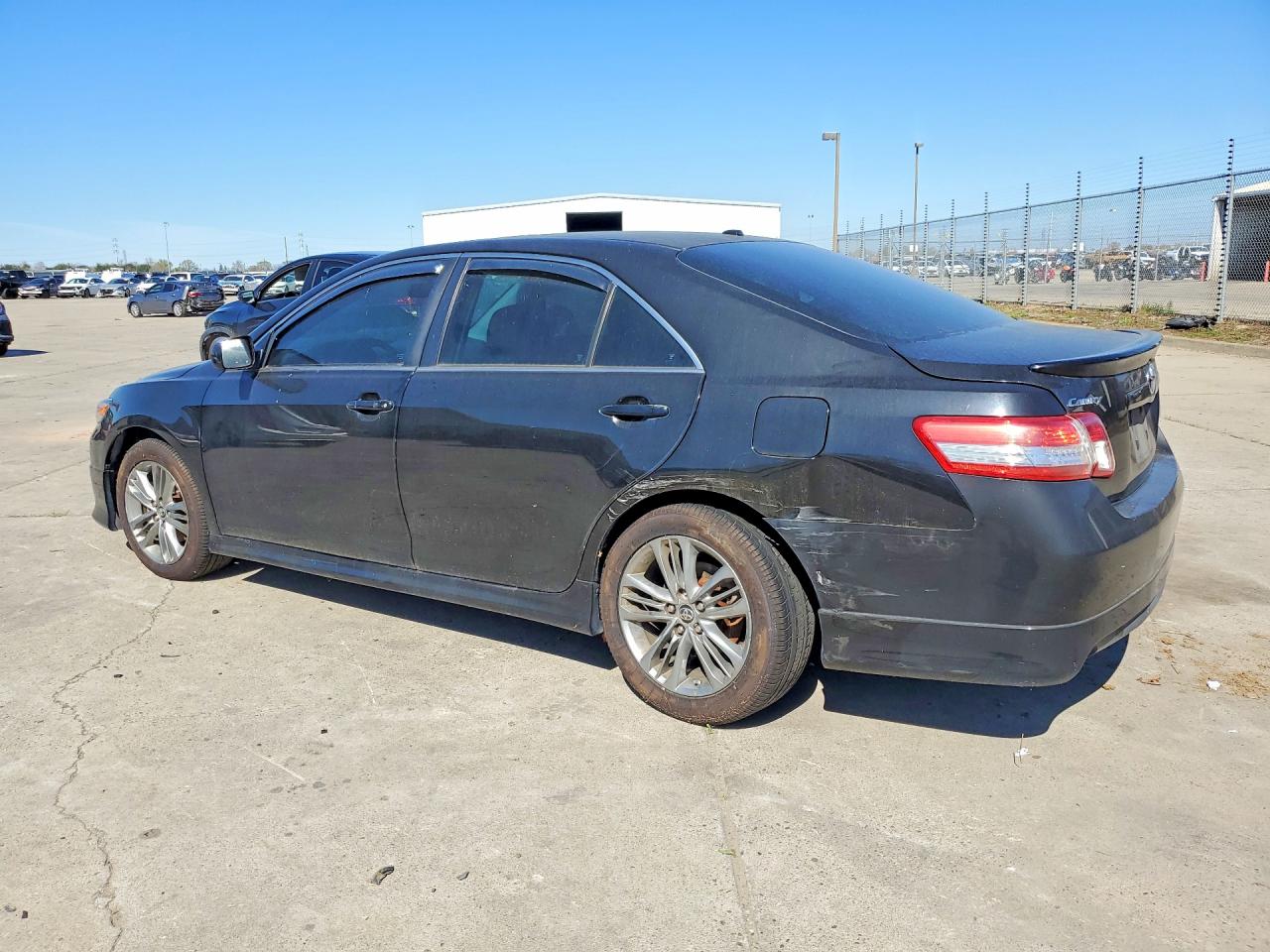 2011 TOYOTA CAMRY SE photo 2