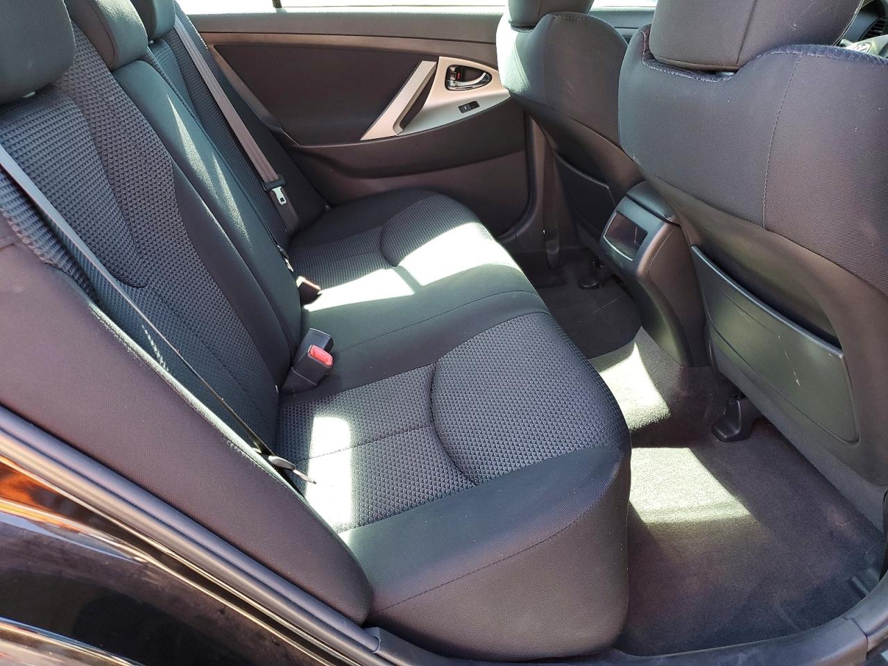 2011 TOYOTA CAMRY SE photo 10