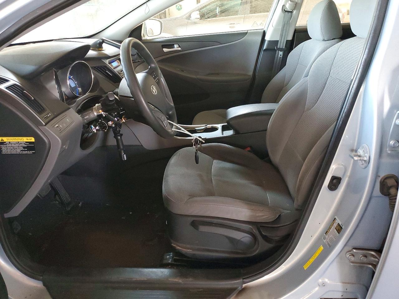 2013 HYUNDAI SONATA GLS photo 13
