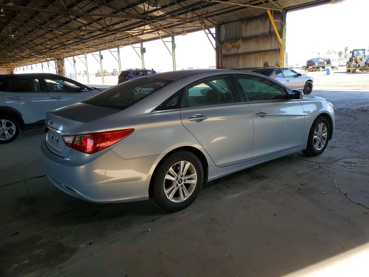 2013 HYUNDAI SONATA GLS photo 5