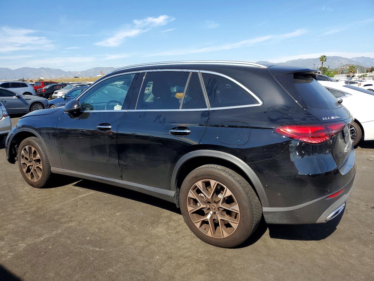 2025 MERCEDES-BENZ GLC 350E photo 4