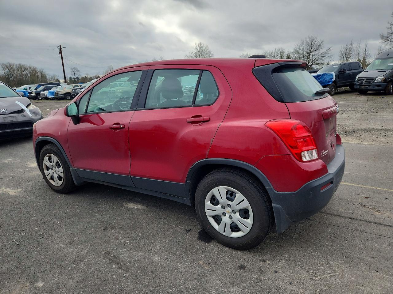 2015 CHEVROLET TRAX LS photo 2