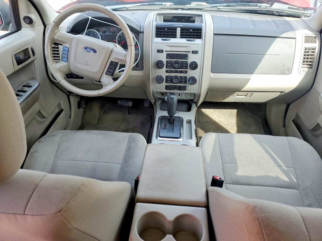 2010 FORD ESCAPE XLT photo 8