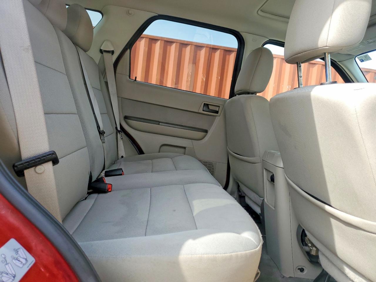 2010 FORD ESCAPE XLT photo 11