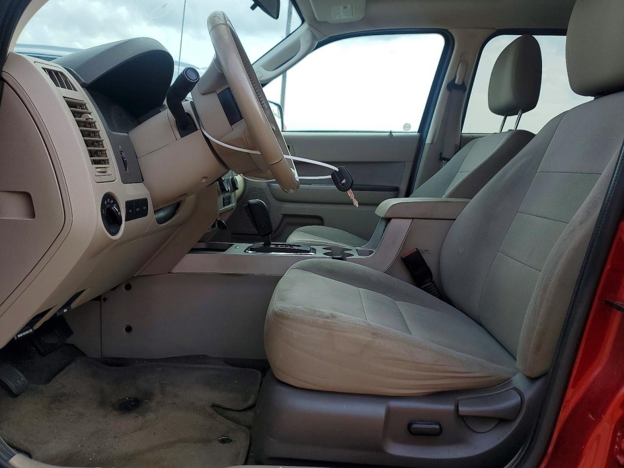 2010 FORD ESCAPE XLT photo 7
