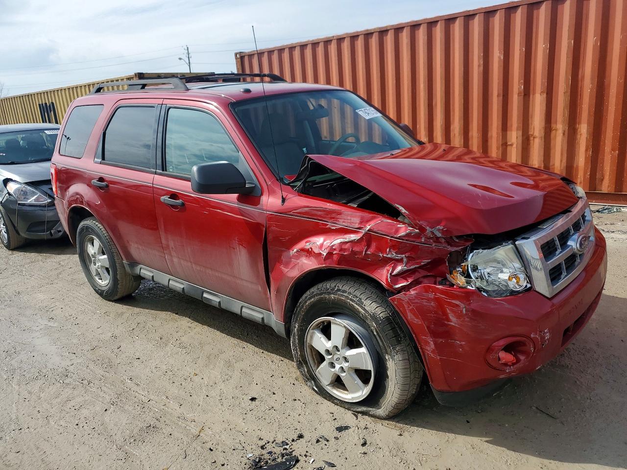 2010 FORD ESCAPE XLT photo 4
