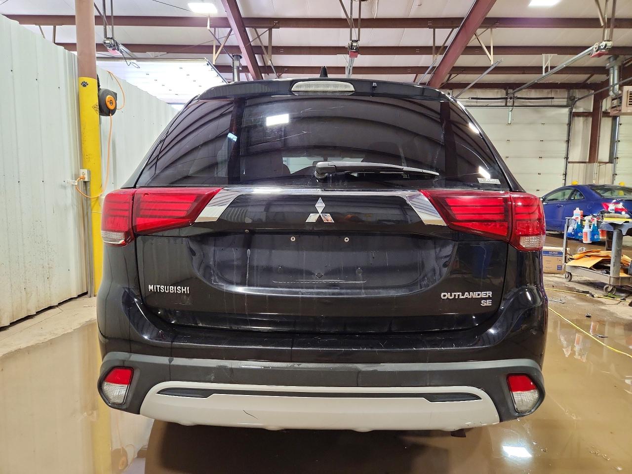 2019 MITSUBISHI OUTLANDER SE photo 11