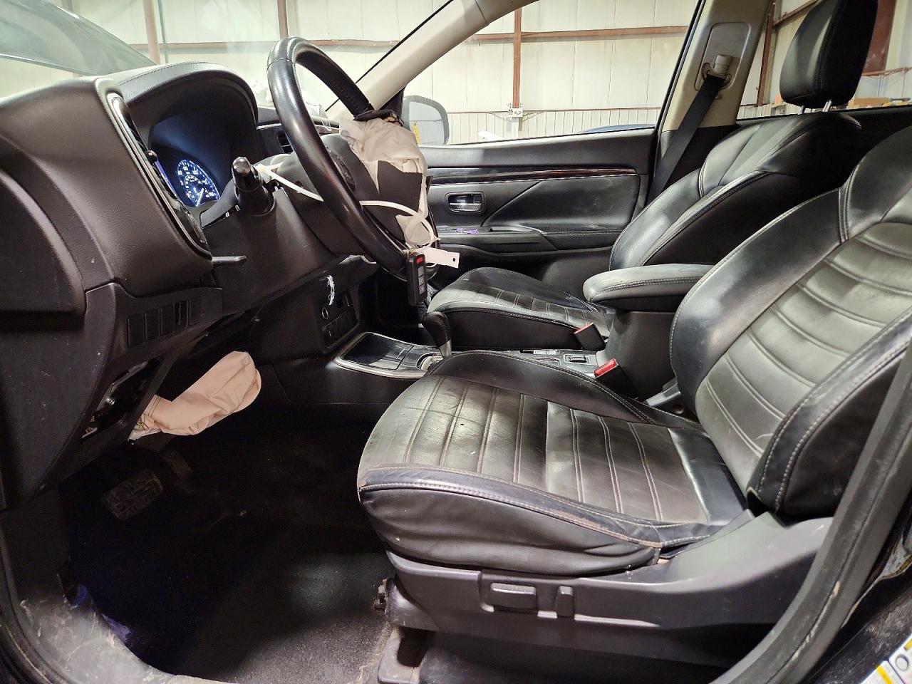 2019 MITSUBISHI OUTLANDER SE photo 13