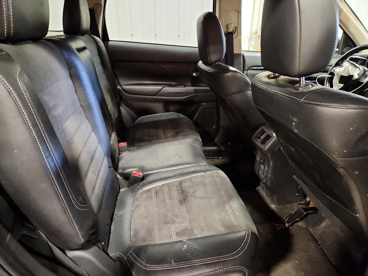 2019 MITSUBISHI OUTLANDER SE photo 21
