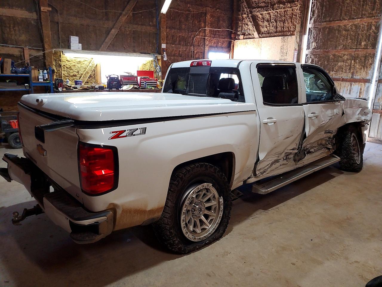 2018 CHEVROLET SILVERADO K1500 LT photo 3