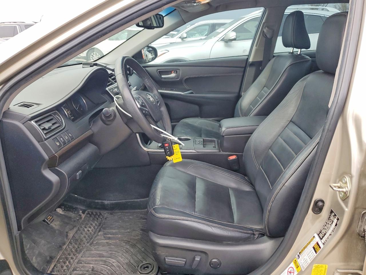 2015 TOYOTA CAMRY XLE V6 photo 13