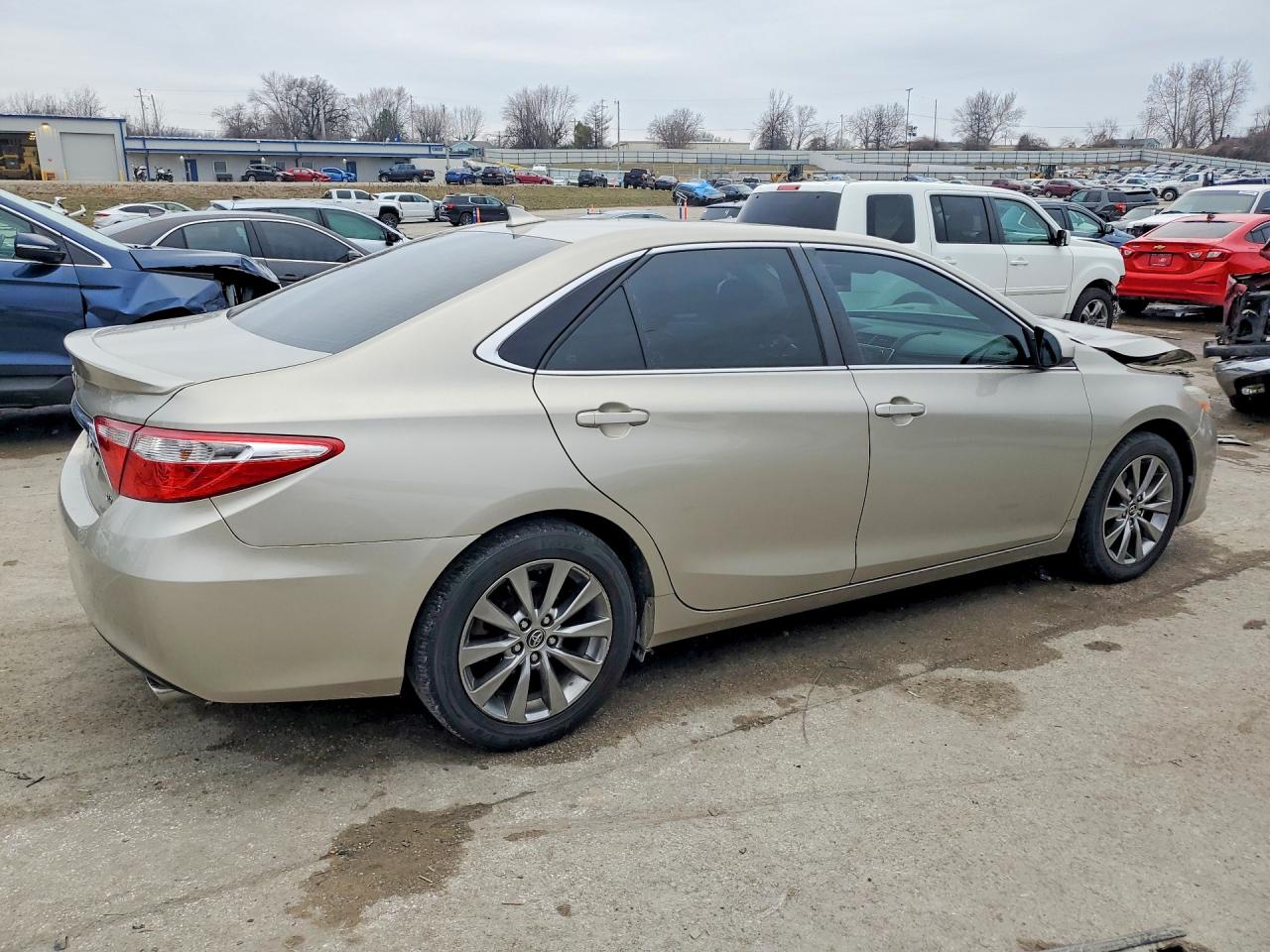 2015 TOYOTA CAMRY XLE V6 photo 5