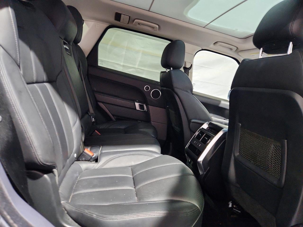 2017 LAND ROVER RANGE ROVER SPORT SE photo 21