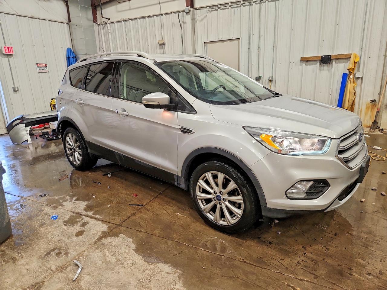 2017 FORD ESCAPE TITANIUM photo 4