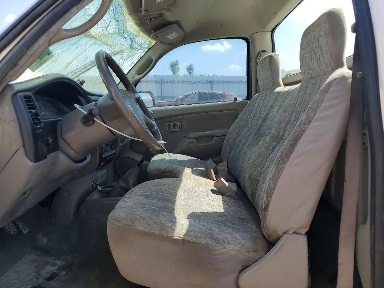 2004 TOYOTA TACOMA BASE photo 13