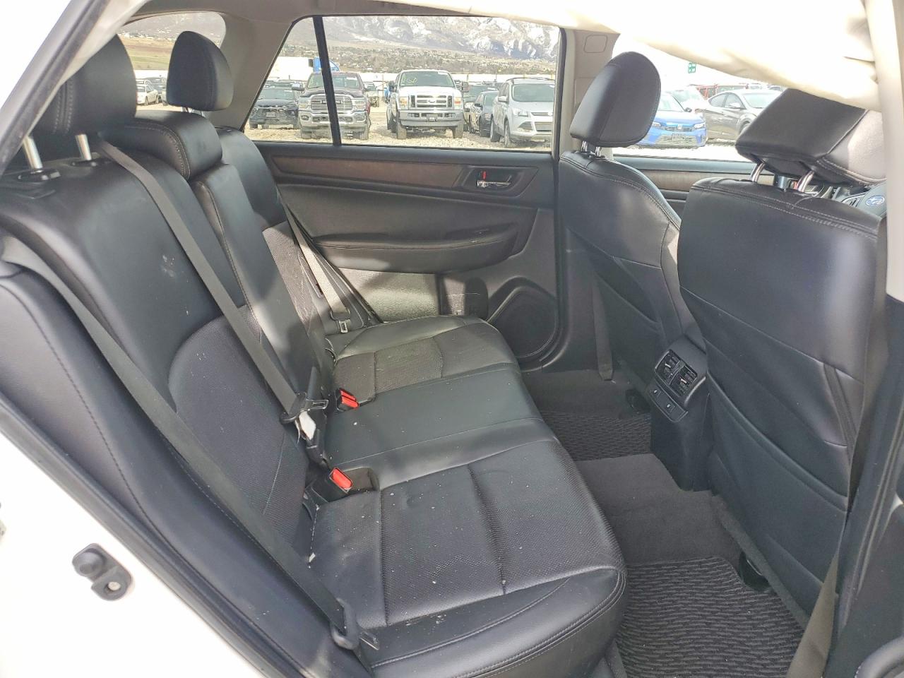 2015 SUBARU OUTBACK 3.6R LIMITED photo 19