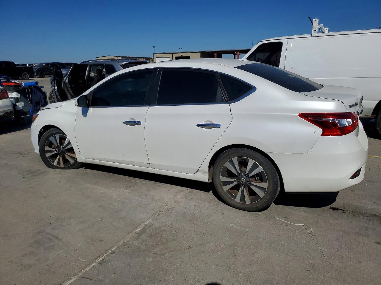 2019 NISSAN SENTRA SV photo 4
