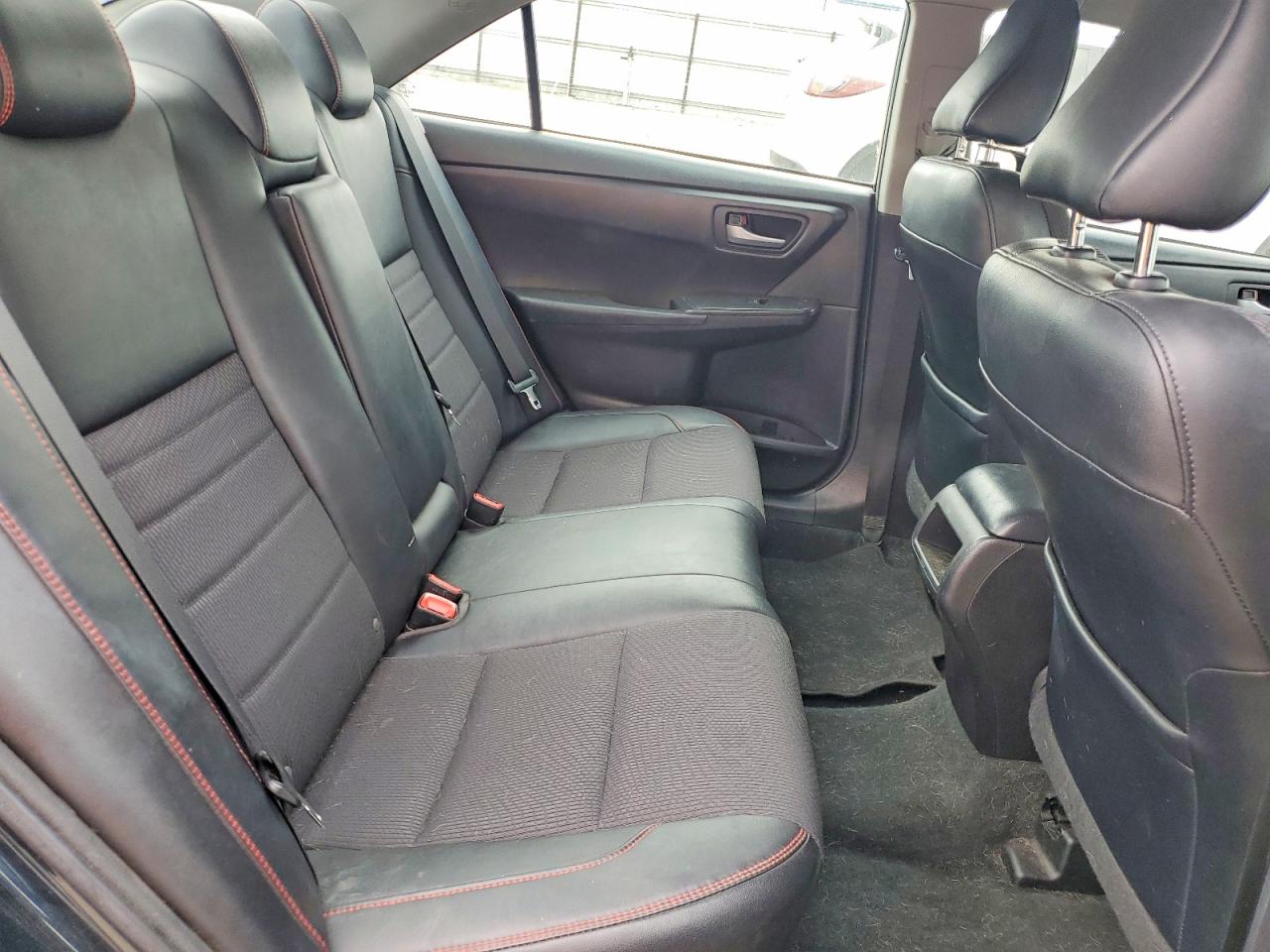 2017 TOYOTA CAMRY SE photo 10