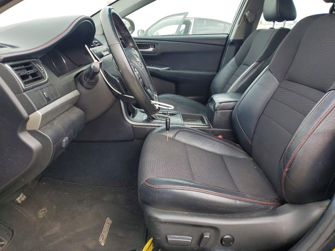 2017 TOYOTA CAMRY SE photo 7