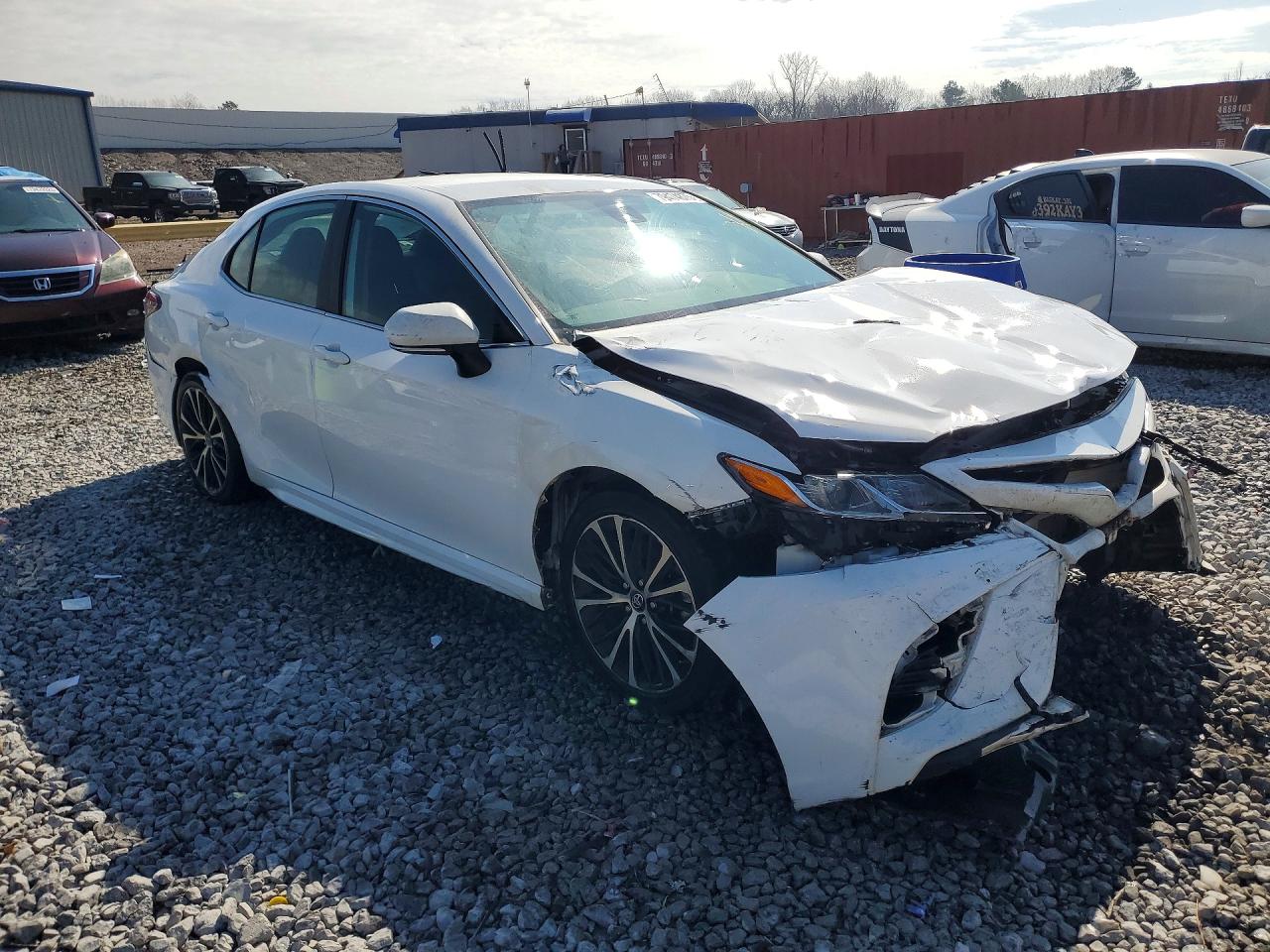 2019 TOYOTA CAMRY SE photo 4