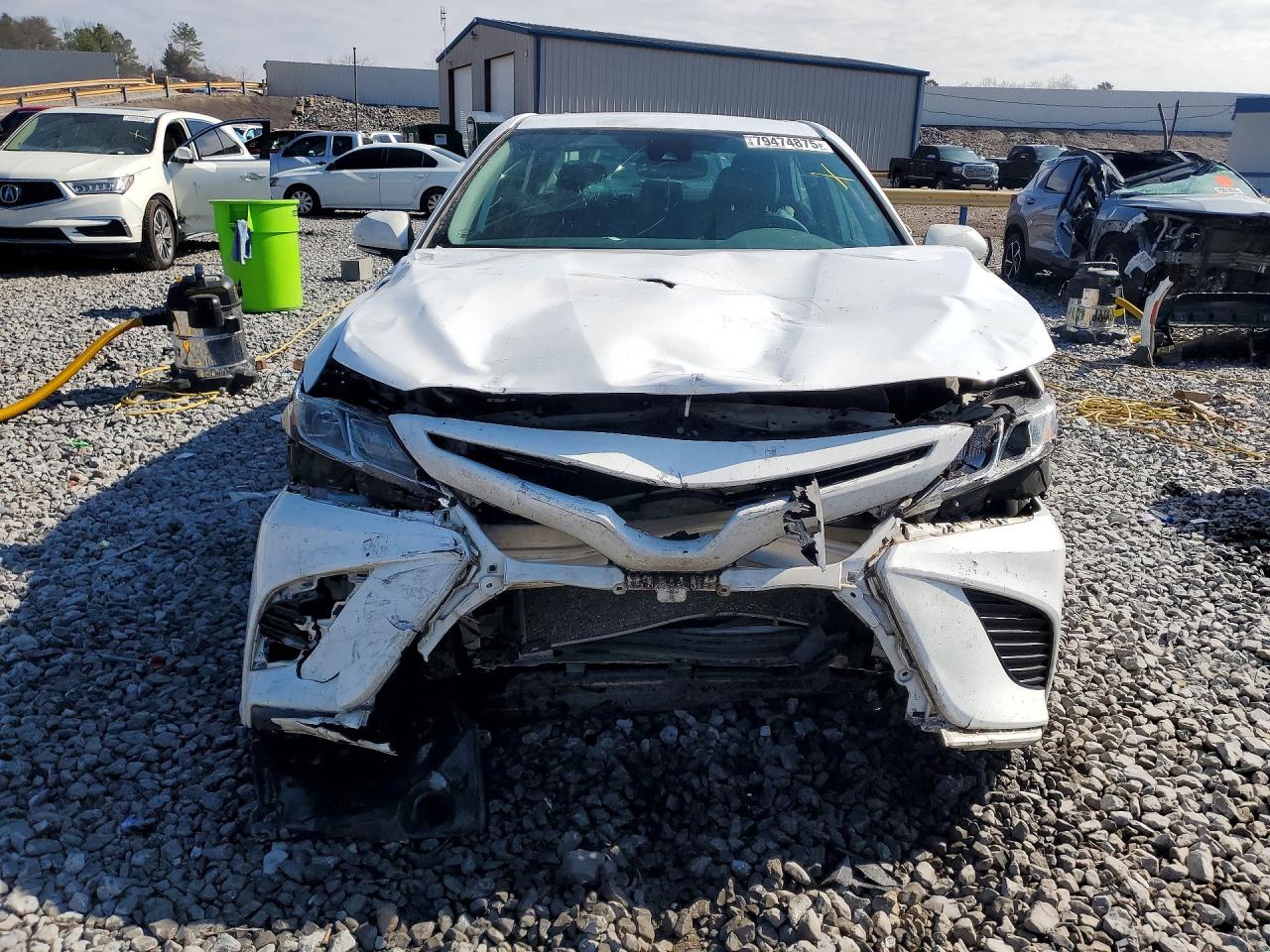2019 TOYOTA CAMRY SE photo 5