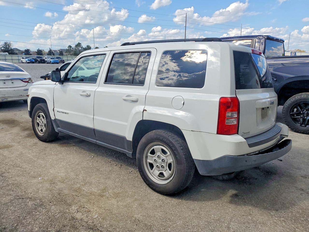 2015 JEEP PATRIOT SPORT photo 2