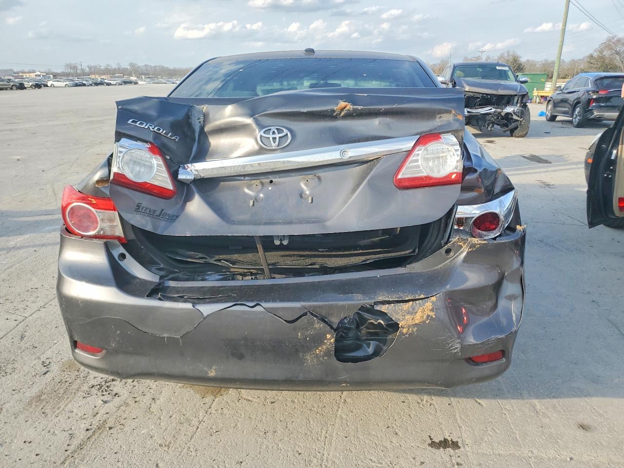 2012 TOYOTA COROLLA LE photo 6