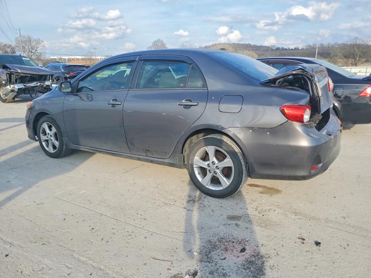 2012 TOYOTA COROLLA LE photo 2