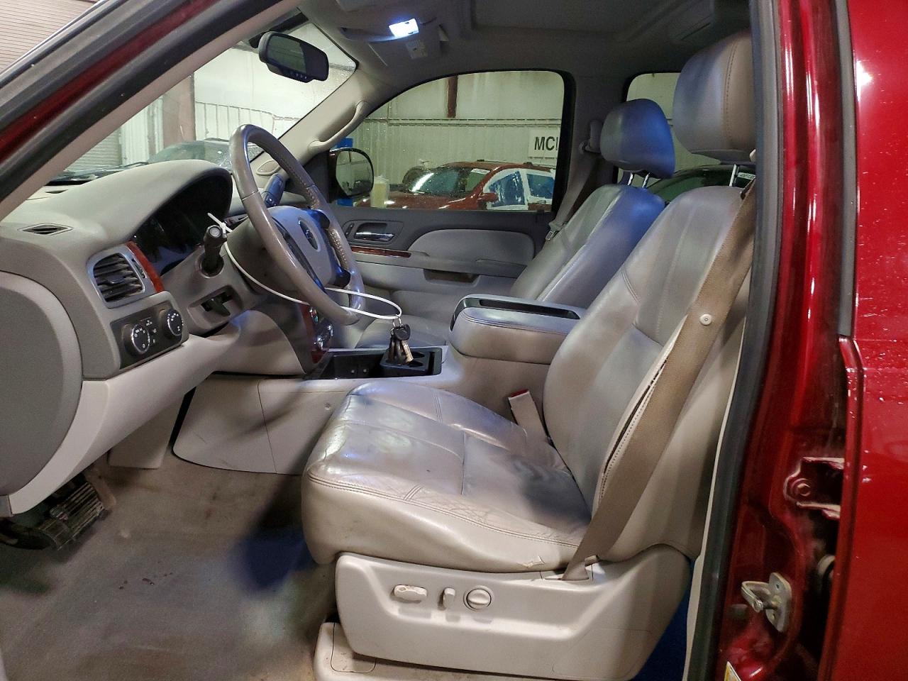2010 CHEVROLET SUBURBAN K1500 LT photo 13