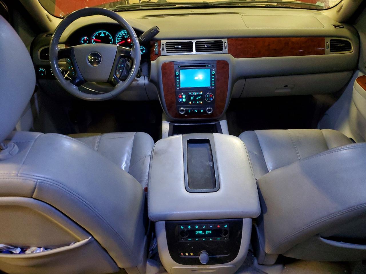 2010 CHEVROLET SUBURBAN K1500 LT photo 15