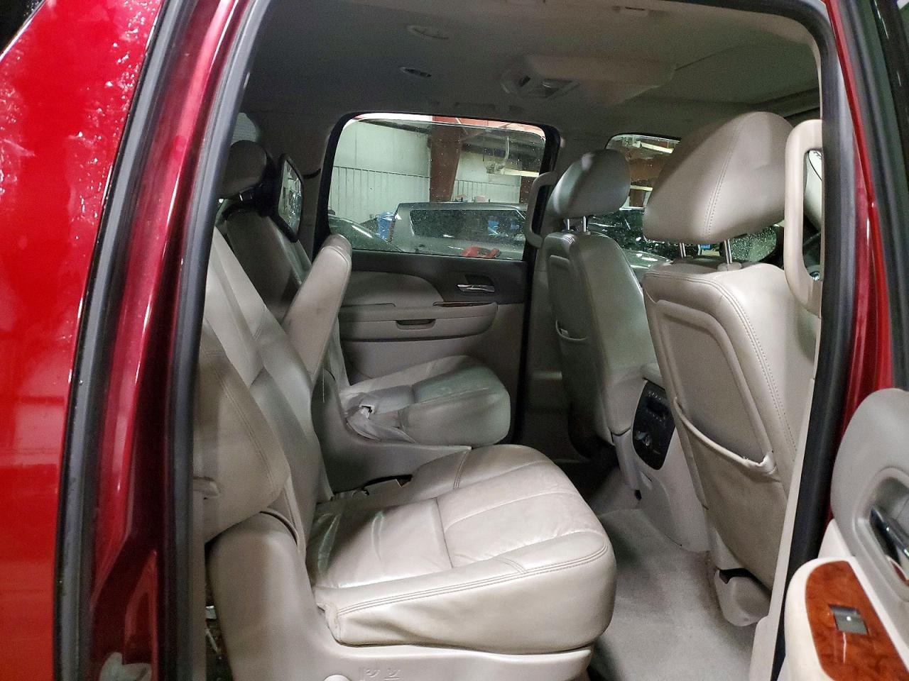 2010 CHEVROLET SUBURBAN K1500 LT photo 21