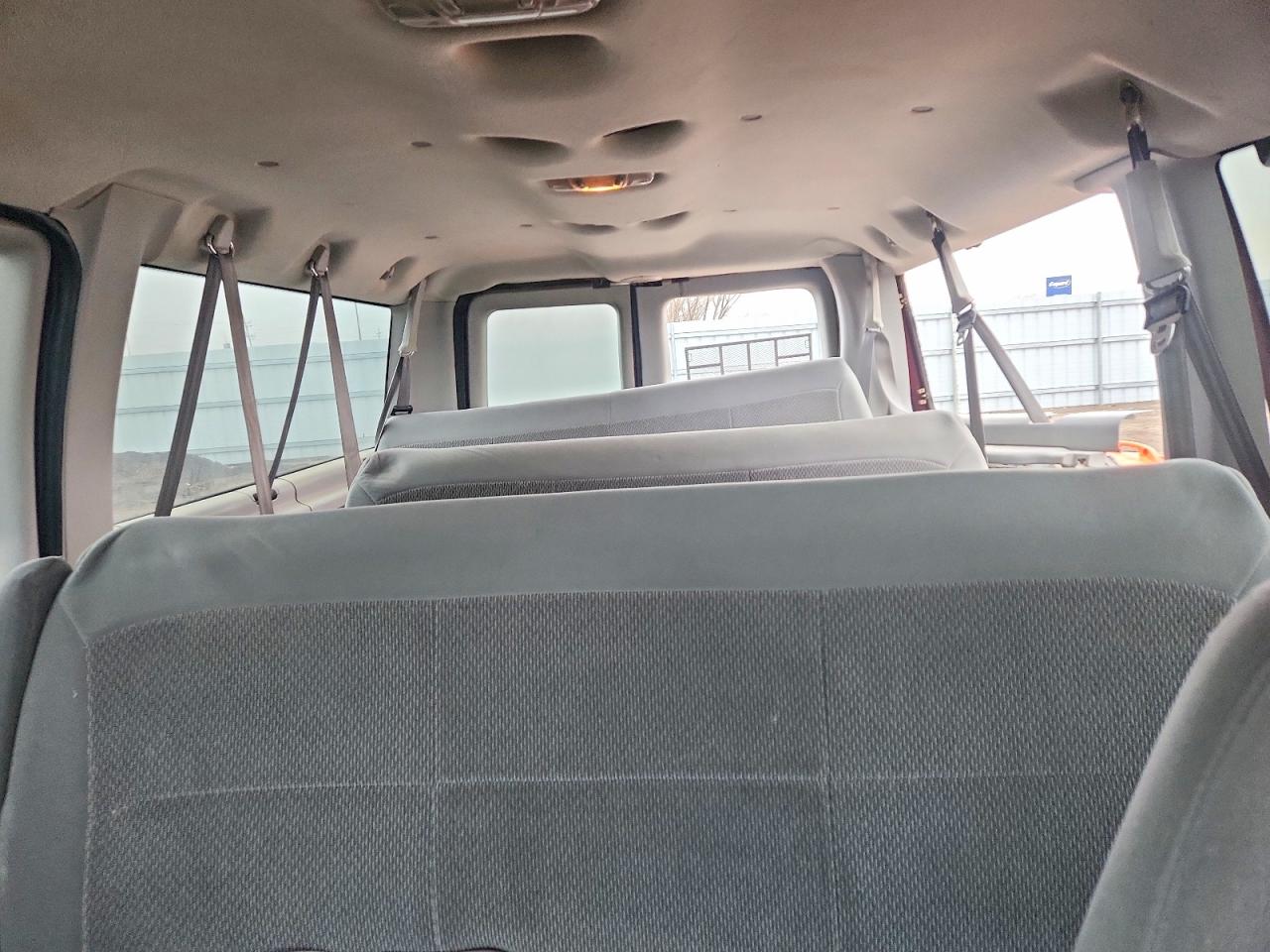 2006 FORD ECONOLINE E350 SUPER DUTY WAGON photo 10